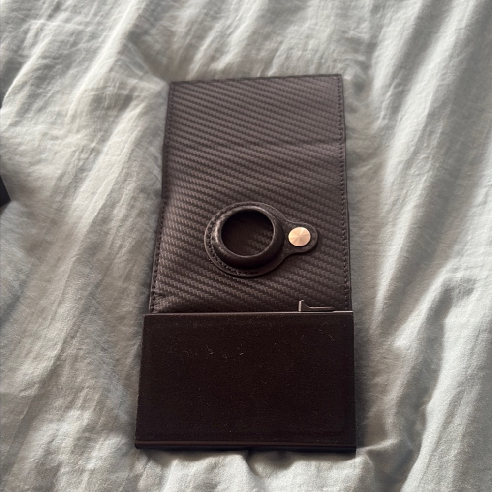Black RFID Protection Wallet - Picture 2 of 5